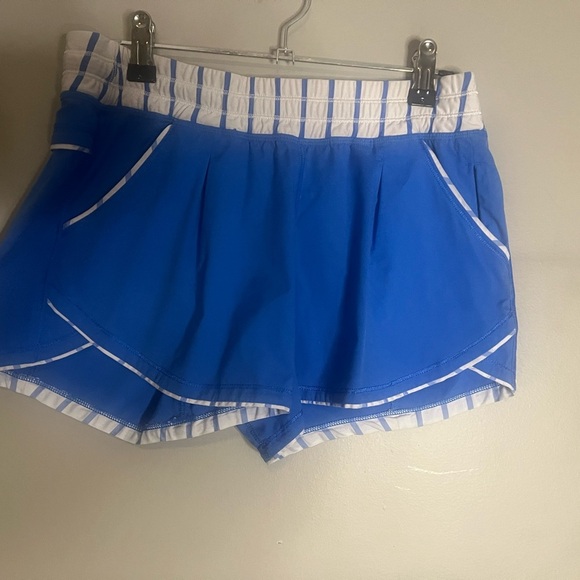 Lululemon Free Reign Shorts - 4 way Stretch- Stretch Pipe Dream Blue - Picture 2 of 5